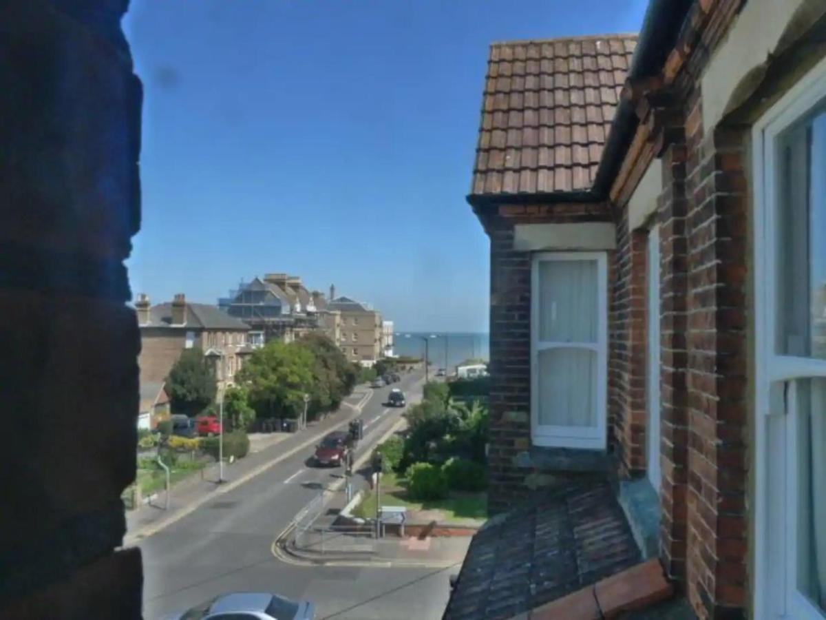 Top Floor Flat With Sea View Herne Bay Exteriör bild